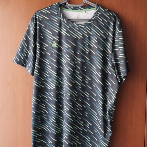 Set of 8 Admiral and Decathlon dry fit gym t-shirts