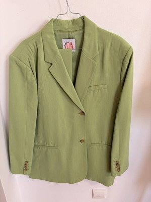 Zara blazer like new, green oversized XL with belt