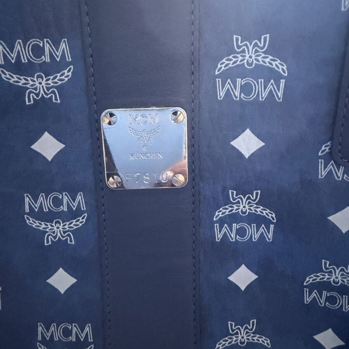 MCM Liz Medium reversible shoulder bag, blue