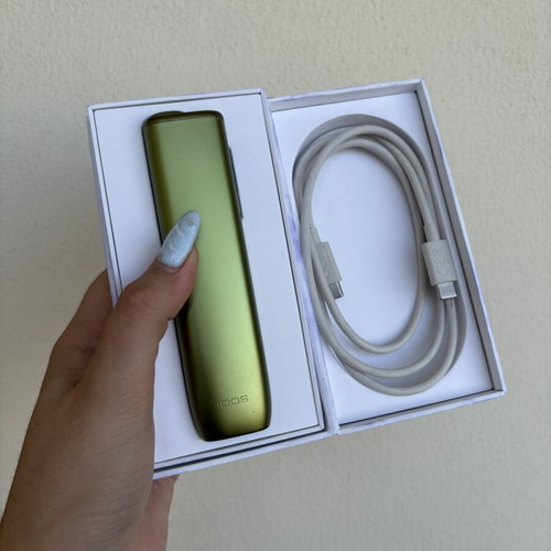 IQOS Iluma I green e-cigarette