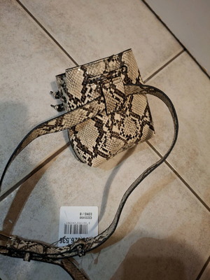 Τσαντάκι μέσης Mango με snake print και κλείσιμο κορδόνι καινούργιο