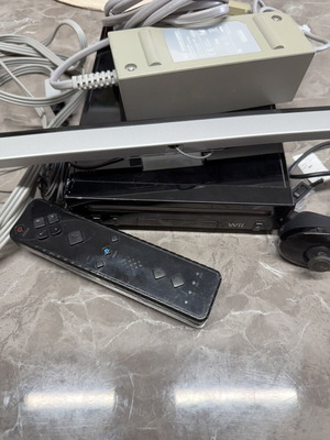 Nintendo Wii console used, plays GameCube, full PAL edition