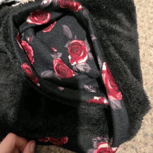 Fluffy scarves gray and black like new, double-sided
