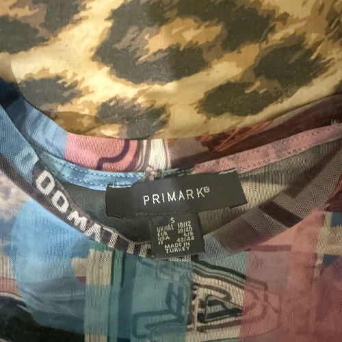 H&M mako shorts and Primark transparent blouse like new, multicolor