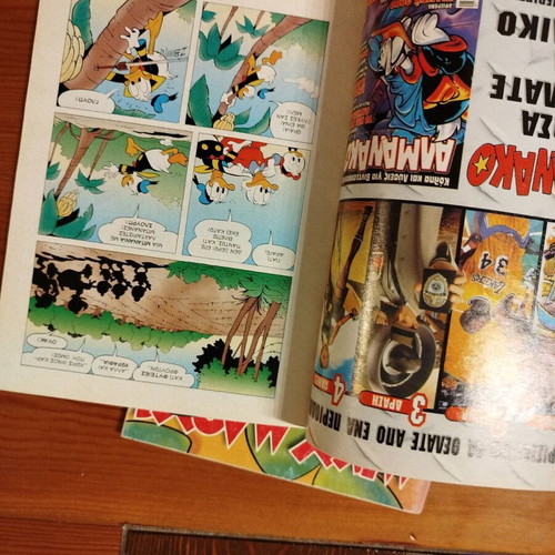 Miky Maous used 2 issues with Uncle Scrooge and Gladstone