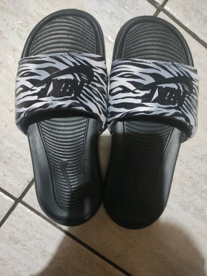 nike παντόφλα γυναικεία