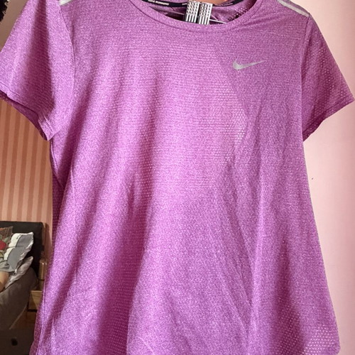 Nike Dri-FIT Running T-shirt Purple size S like new with reflective details