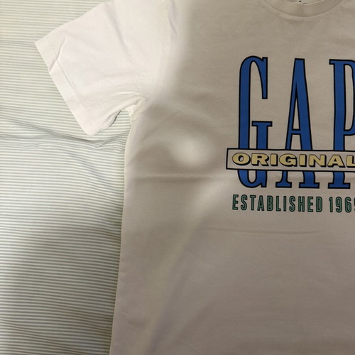 Gap men's t-shirt like new, medium, white and blue