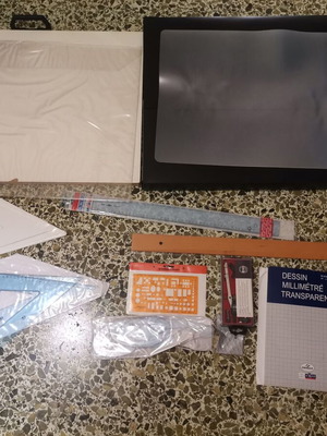 Drawing set used, for early university students