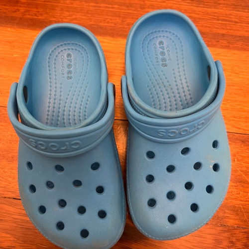 Crocs kids blue C10 shoes size 27-28