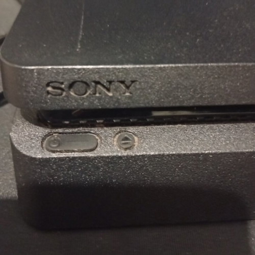 PlayStation 4 Slim 500GB like new with cable