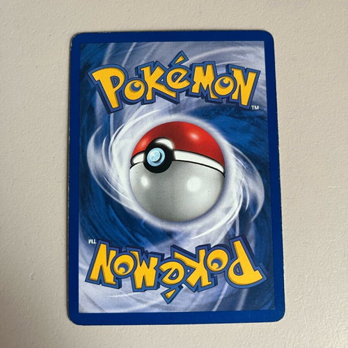 Pidgeotto 22/102 BS used with signs of wear