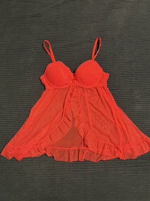 Coral Babydoll Negligee with Tulle and Padded Cups Size 70B Like New