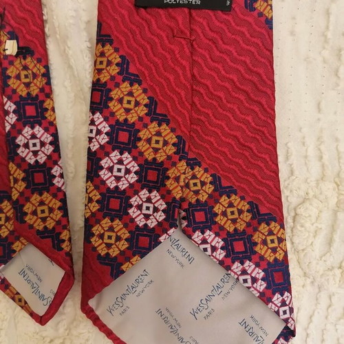 Yves Saint Laurent vintage burgundy tie like new
