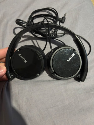 Sony слушалки с кабел в отлично състояние