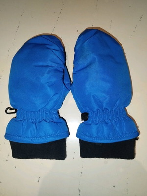 Children's blue snow gloves like new, size 3 (4-6 years)