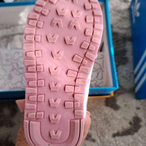 Minie sports shoes used, lightly worn