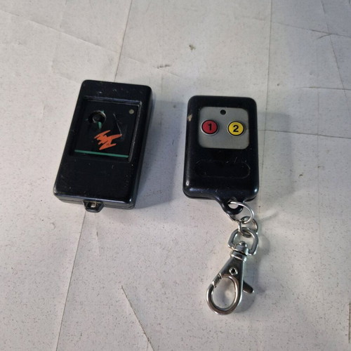 Wireless remote controls used, set of 2, fully functional
