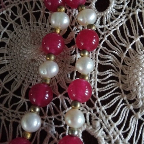 Necklace with white natural pearl and pink nephrite like new