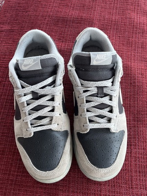 Nike Dunk Low sneakers like new, size 42, grey and blue