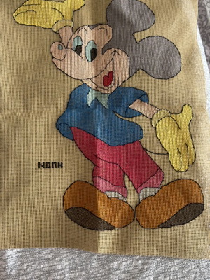 Κεντητό σχέδιο Micky Mouse χειροποίητο σαν καινούργιο