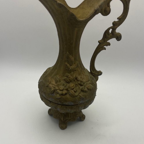 Bronze decorative vessel used