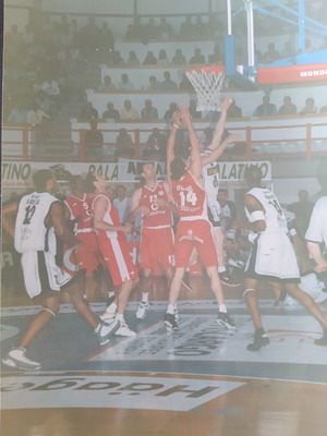 Olympiacos large real photograph like new