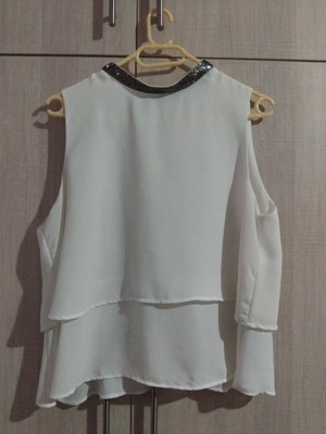 White Zara Basic blouse used, sleeveless with black beads, size L