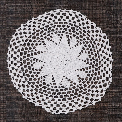 Crochet doilies set of 3 white like new