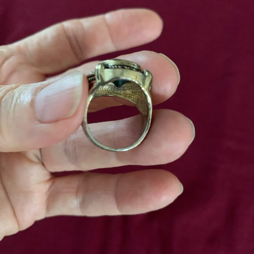 Vintage rings with green and burgundy stones like new