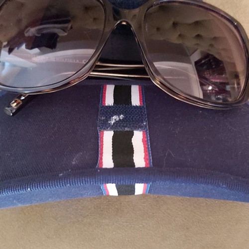 Tommy Hilfiger sunglasses like new, brown acetate frame
