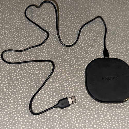 Anker 10W Wireless Charger like new