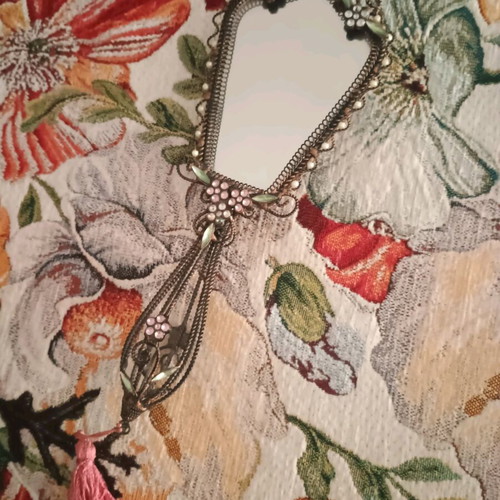 Mirror used, old and beautiful piece