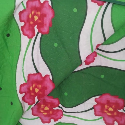 Single thin quilt like new with floral pattern 2.10x1.40