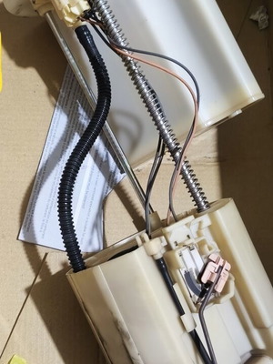 Toyota Yaris Mk2 1300 cc Original Fuel Pump Like New