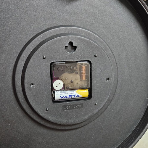 Wall Clock analog new condition