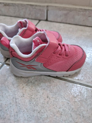 Baby athletic shoe no 22 like new