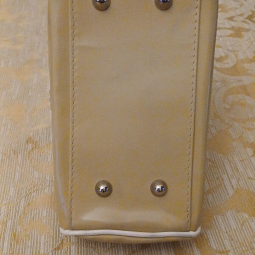 Vintage style bag beige with design like new