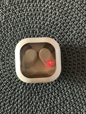 Bluetooth earbuds new, excellent condition