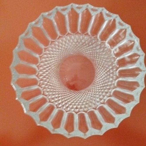 Crystal salad bowl like new, diamond cut, 21 cm diameter