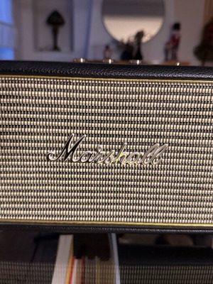 Marshall Bluetooth speaker like new portable
