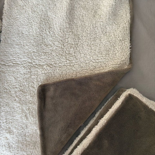 Plush pillowcases like new, gray brown with white fleece inside