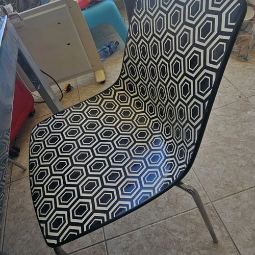 Metal dining table with glass top and 4 chairs used, extends to 8