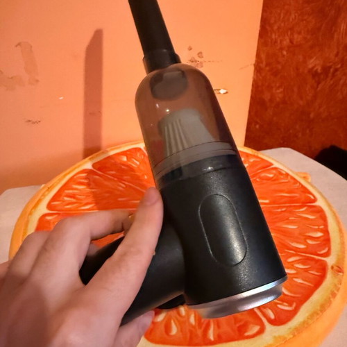 Portable electric handheld vacuum like new, 2-in-1 with USB
