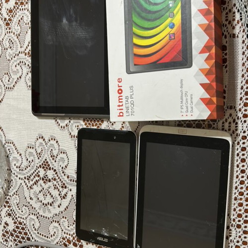 Tablet pack of four used for spare parts