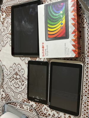 Πακέτο τεσσάρων tablet μεταχειρισμένα για ανταλλακτικά