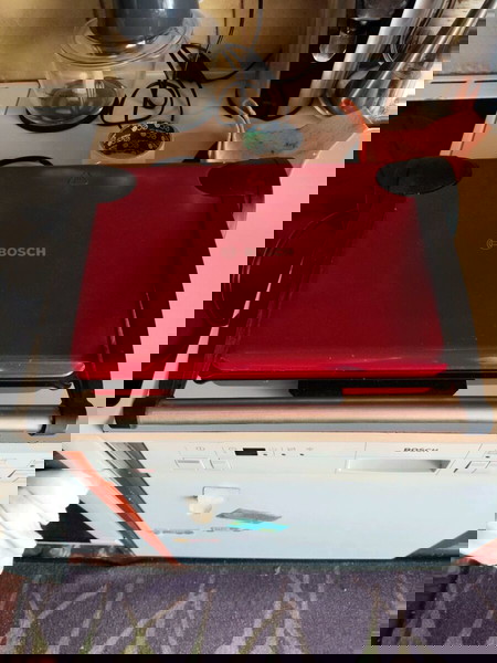 Τοστιέρα κόκκινη Bosch