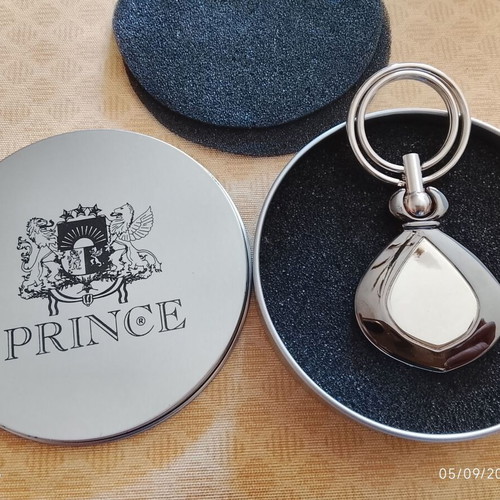 Μεταλλικό μπρελόκ Prince Silvero σε σχήμα σταγόνας με αυθεντικό κουτί