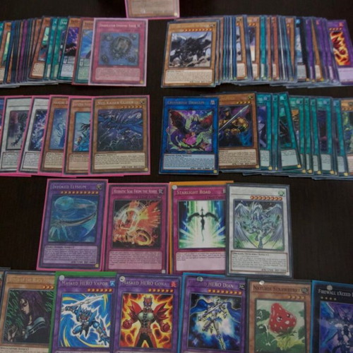 Yu-Gi-Oh! Lot of 100 Cards Like New with Sleeves