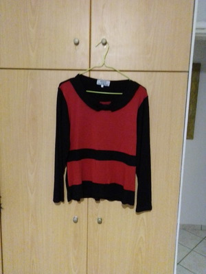 Blouse black red with bow at neck used, size M